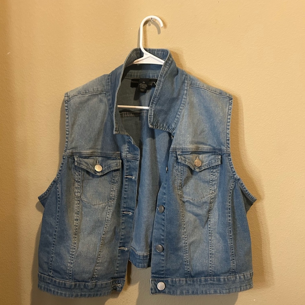 Blue Jean jacket by Venezia